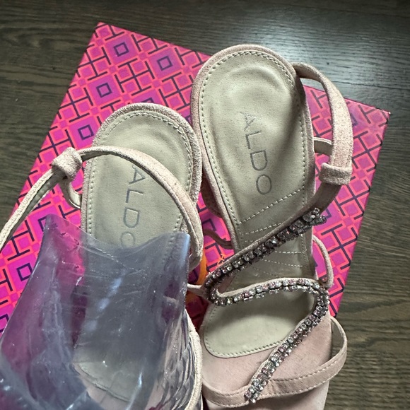 Also summer heels - Picture 2 of 3